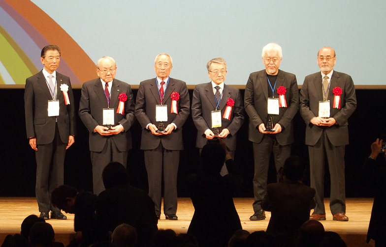 (左から)大平理事長、加賀見、堀、小林、原、福井の各氏