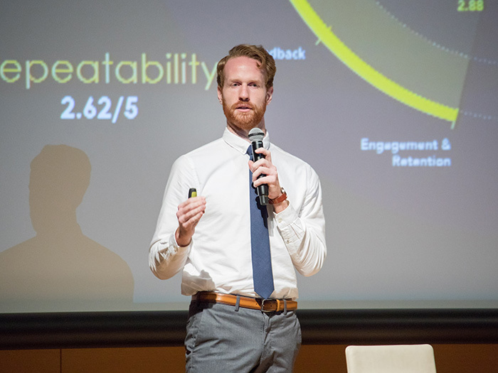 第4部「「グローバルから見るデータドリブンコマース」に登壇したDentsu Isobar, Chief Business Transformation Officer Emmanuel Flores 氏。