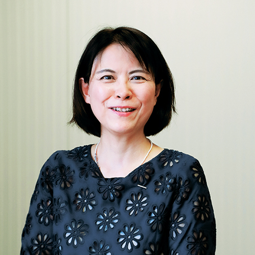 電通Team SDGs 池田百合氏  信託銀行勤務を経て、プロジェクト・プロデュース局、ソーシャル・ソリューション局などで、シニア、日本文化・芸術などのコンテンツ開発やコミュニケーションを担当。近年は主にSDGsの啓発やクライアント案件に従事。