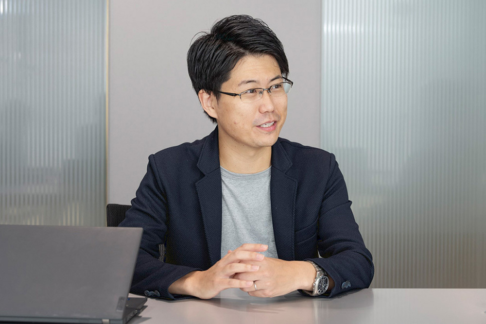 出本 哲(でもと さとる)