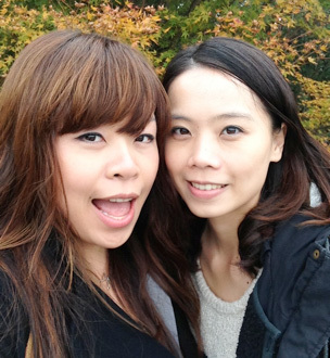 左：インタビューをした朱さん