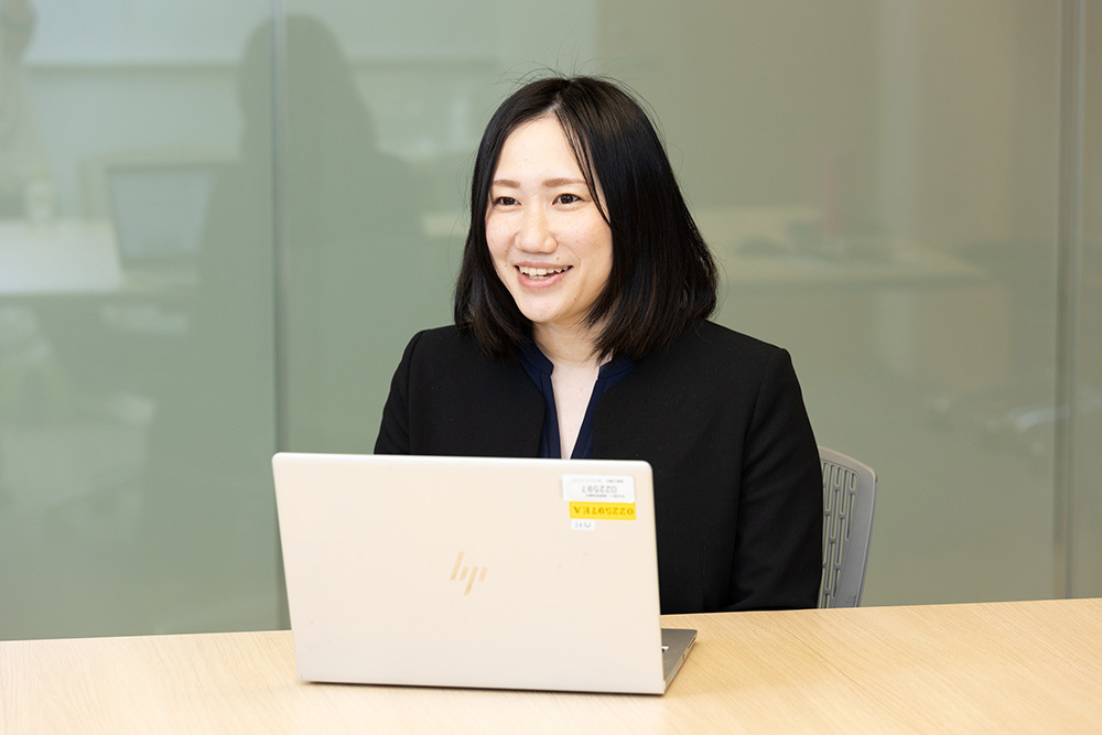 肥後銀行#1_西村さんソロカット