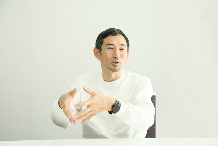 インタビューに応える為末さん