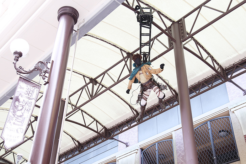 調査兵団があんなところを飛んでいる！