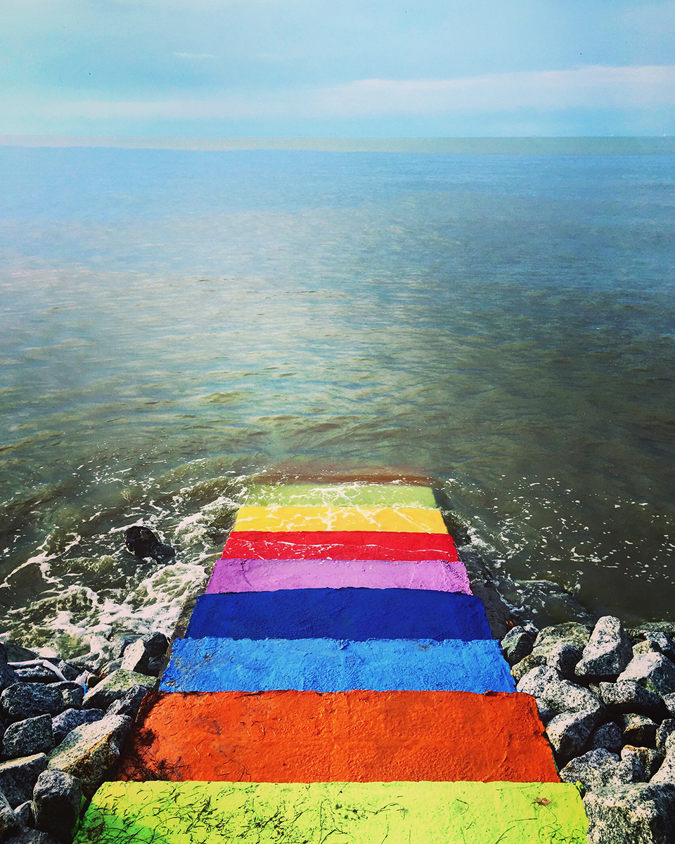 筆者が2017年、インスタグラムに投稿した一番のお気に入り写真。 マラッカ海峡に面する漁村Tanjung Sepatで撮影。 過疎に直面する村をアートで再生する活動に電通LHSも一役買っている