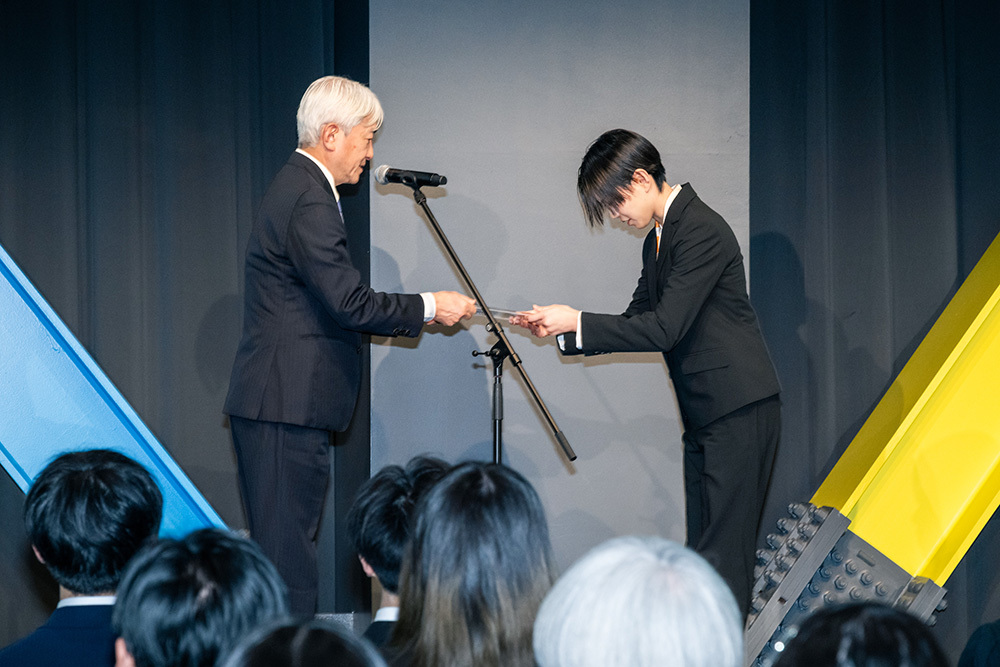 テレビCM部門グランプリ贈賞の様子