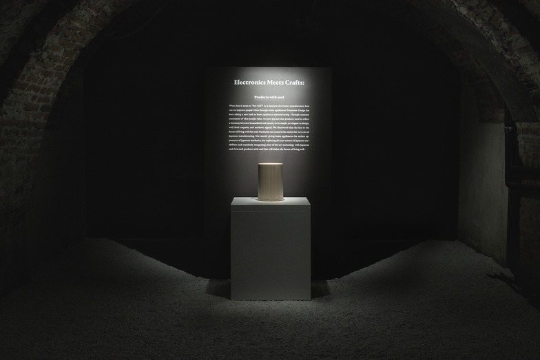 冒頭は中川木工芸とコラボレーションしたシンプルな「木桶」