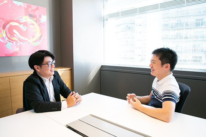 (左から)安西敬介氏、鈴木良和氏