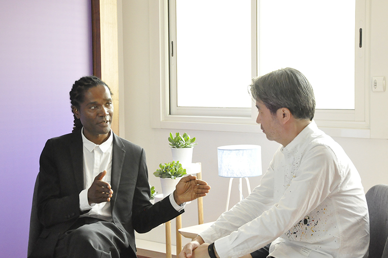 Twitter社のジャヤンタ・ジェンキンスさん(左)、電通の阿部光史さん