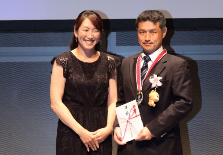 アンバサダーの杉山愛氏と特別賞受賞の徳島県CATVネットワーク機構 秋岡大喜氏