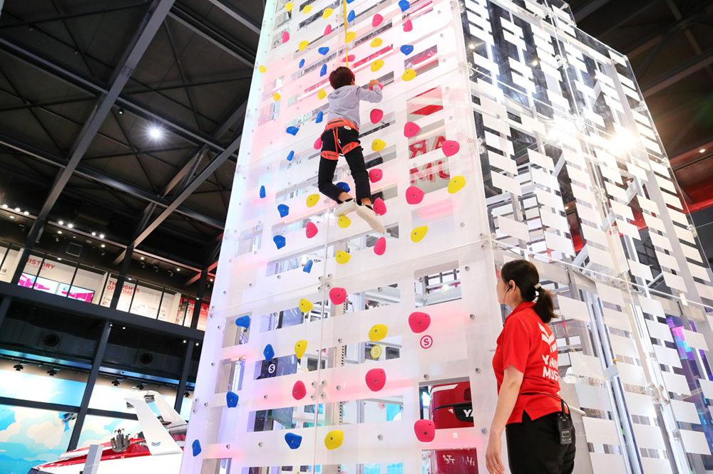 「サステナブルエナジークライミング」(写真提供:ヤンマーミュージアム)