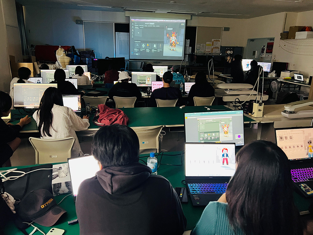 文化服装学院では、「クラス」「担任」という概念があり、同じクラスの仲間たちとは全員一緒に授業を受ける。