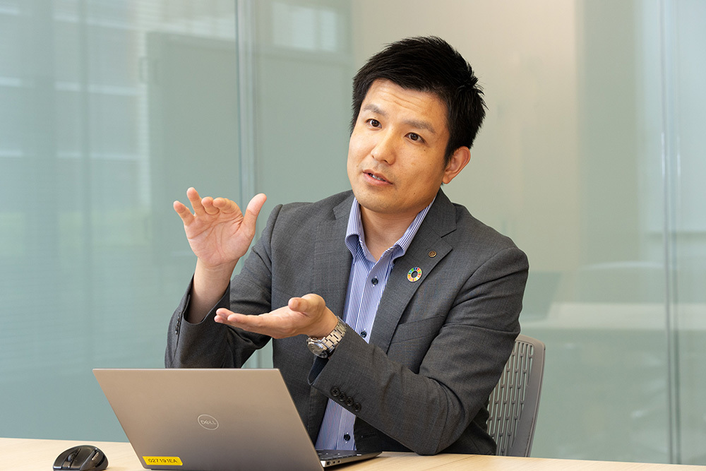 肥後銀行#1_玉木さんソロカット