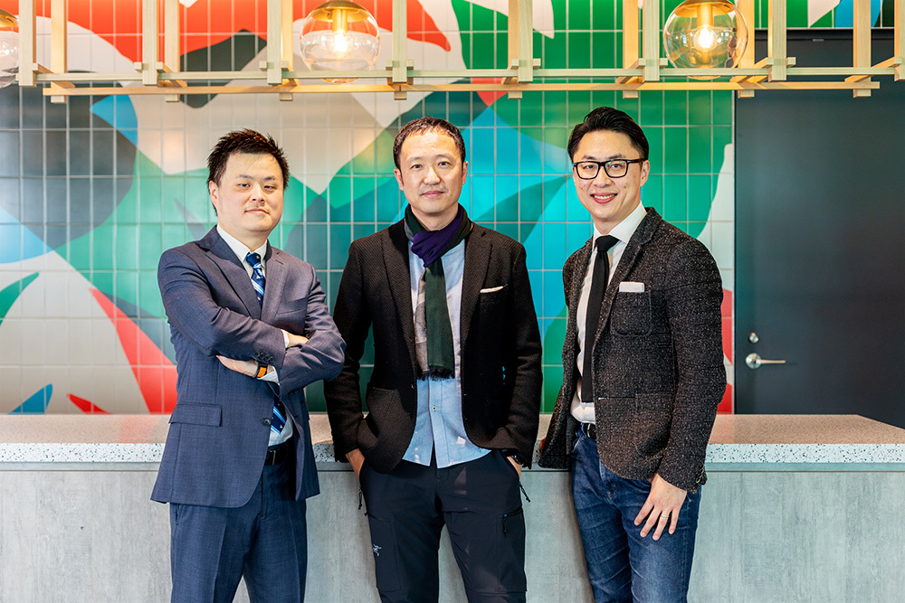 左から、電通の水野潤二氏、抖音電商全球購（Douyin EC Global）の林涛氏、黄益氏