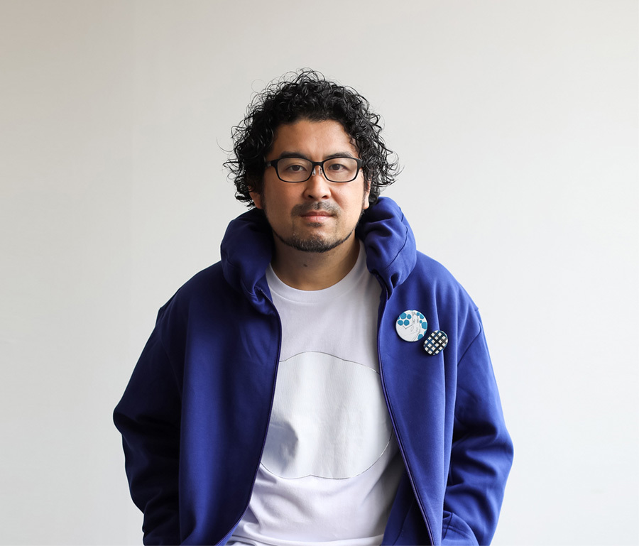 クリーマ代表取締役社長／クリエイティブディレクター 丸林耕太郎氏： 1979年、横浜生まれ。慶應義塾大学卒業後、大手インターネット広告会社グループを経て2009年に赤丸ホールディングス株式会社（現在の株式会社クリーマ）を創業。日本およびアジアで最大級のハンドメイドマーケットプレイス「Creema」、クラウドファンディングサービス「Creema SPRINGS」等を運営。「愛ある事業で、人を、世の中を、元気にすること」を目指す。趣味はDJ、音楽制作、プロレス観賞。