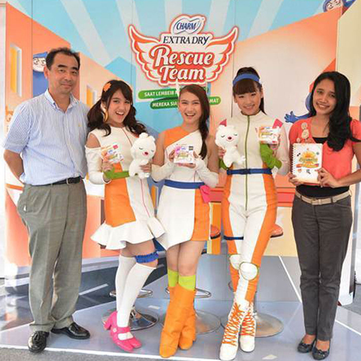 【ユニチャーム
】 「Charm Extra Dry」の店頭プロモーション