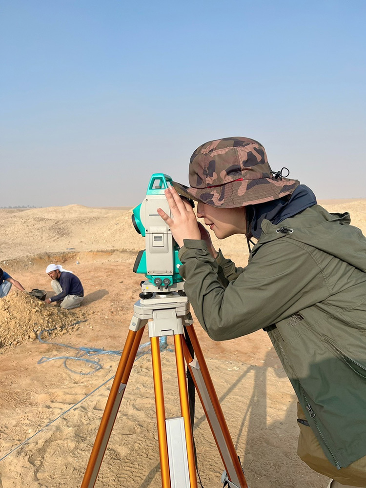 エジプトにて、の酒井美紀さん