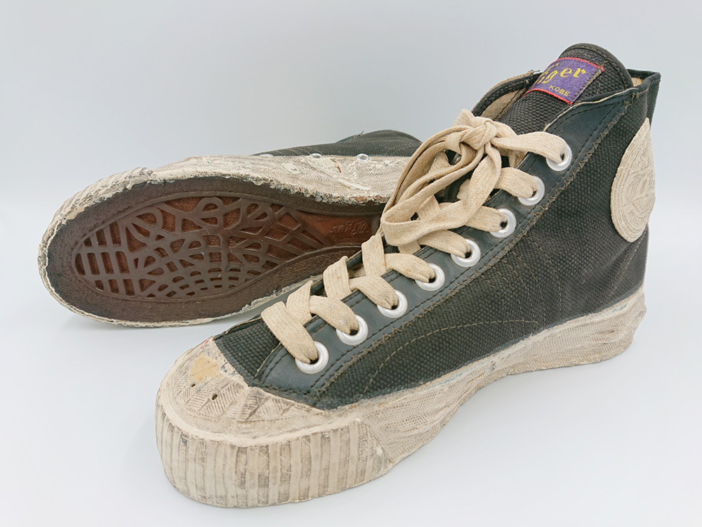 吸着盤型バスケットボールシューズ「チャンピオンタイガー」(写真提供:アシックス)