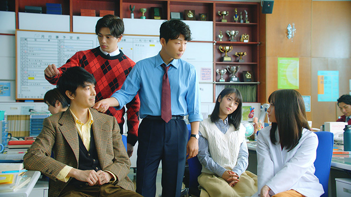 ドコモ新テレビCM「先生、5Gって知ってる?」