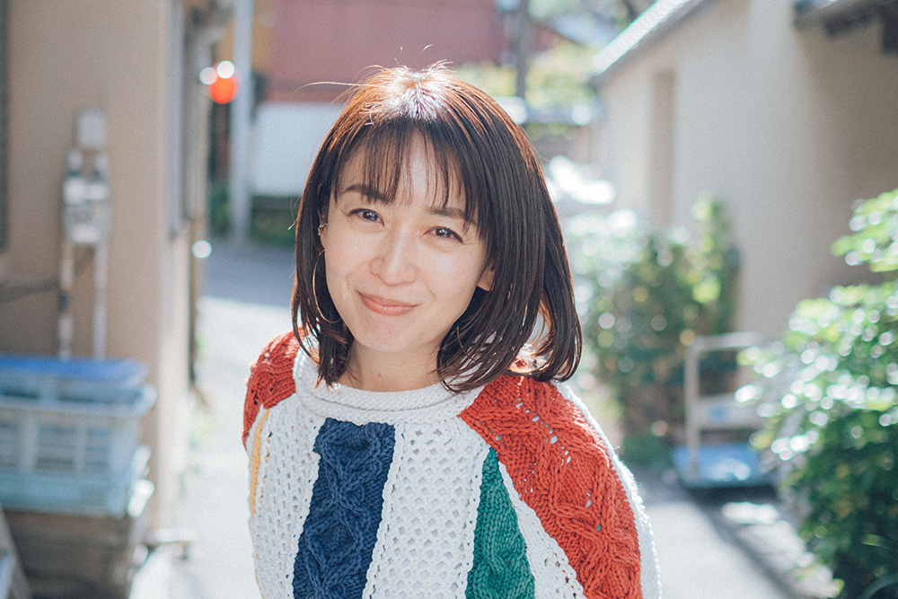 酒井美紀氏(俳優/タレント):1978年生まれ、静岡県出身。93年、歌手デビュー。95年に俳優デビューを果たし、映画、ドラマ、舞台と幅広く活動。主な出演作は、映画「ひめゆりの塔」「Love Letter」「誘拐」、ドラマ「白線流し」「執事 西園寺の名推理」「明日、ママがいない」「私刑人~正義の証明」など。NHKでは、大河ドラマ「葵 徳川三代」、「ブランケット・キャッツ」「昭和元禄落語心中」「ベビーシッター・ギン!」などに出演。23年、東洋英和女学院大学大学院修士課程を修了。国際NGOワールド・ビジョン・ジャパンの親善大使、不二家社外取締役など、マルチな活動をつづけている。