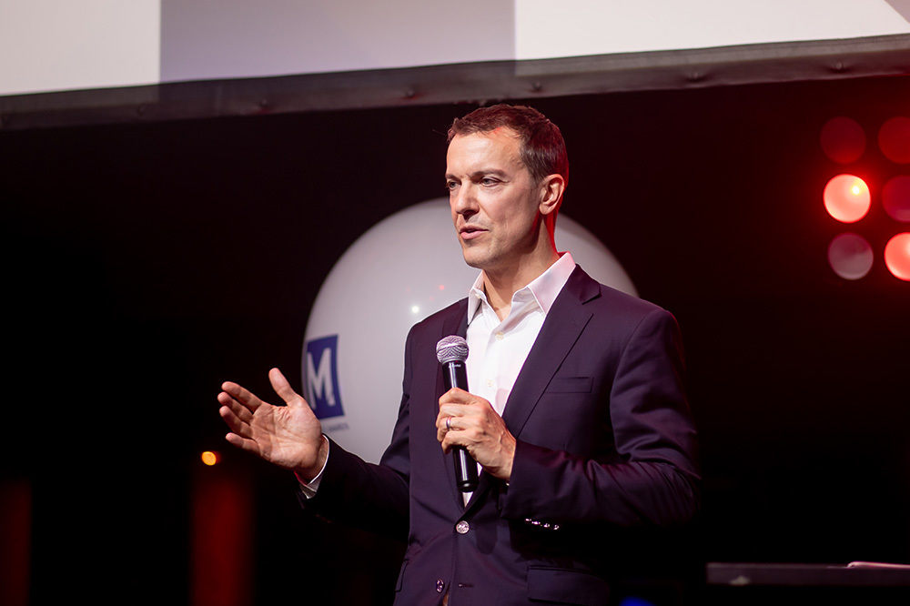 マイケル・コマシンスキ(Michael Komasinski)