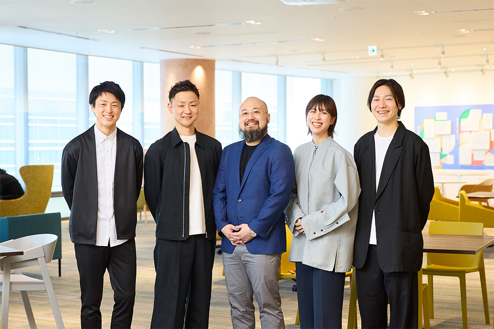 左から、マイベスト 内藤純氏、土橋崇之氏、電通 福田真大氏、馬容容氏、電通デジタル 坂戸美輝氏