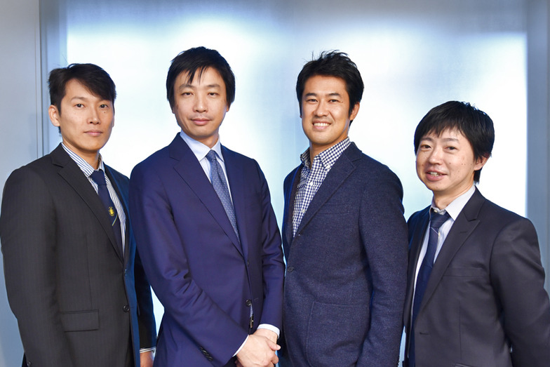 (左から)電通マーケティングソリューション局 貝塚康仁さん、電通イーマーケティングワン 小林大介さん、ネクステッジ電通 杉浦友彦さん、電通IDSC 佐伯諭さん