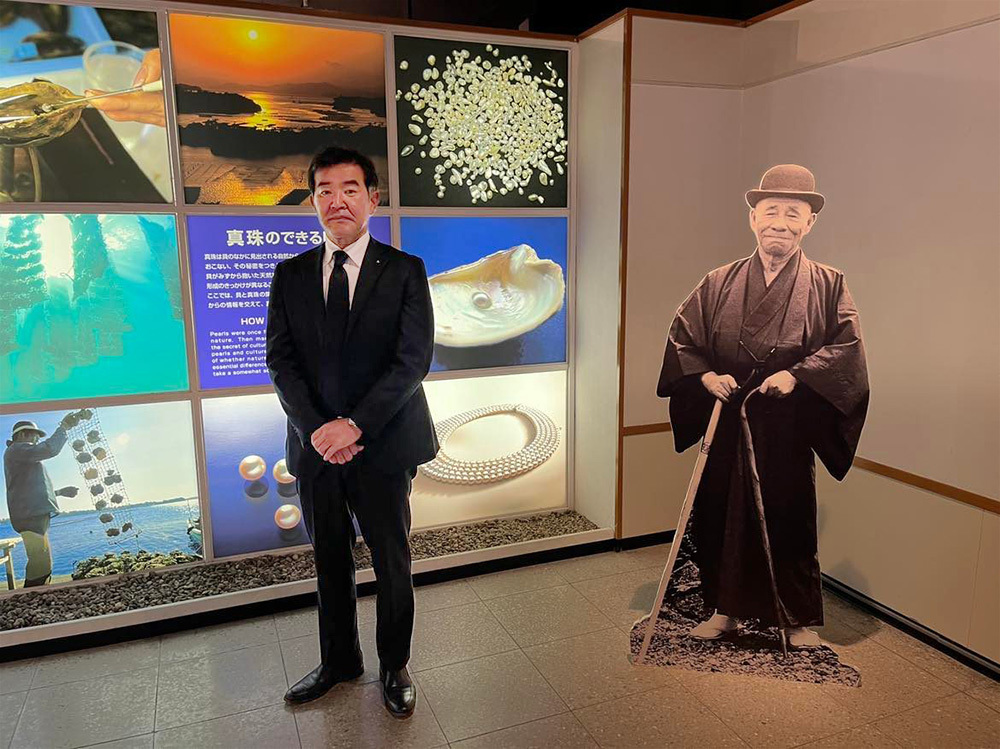 島内をご案内いただいた御木本真珠島の柴原昇取締役(筆者撮影)