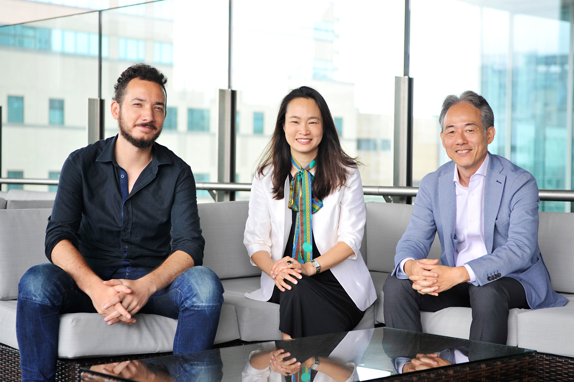 （左から）グレッグ氏、ジェーン氏、得丸氏