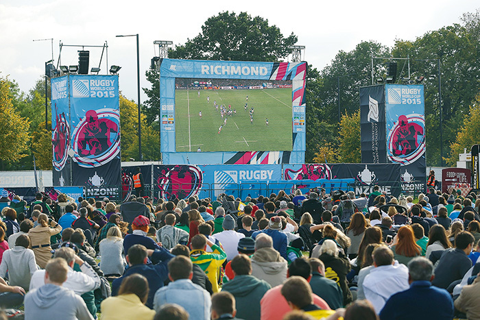 ファンゾーン 巨大スクリーン