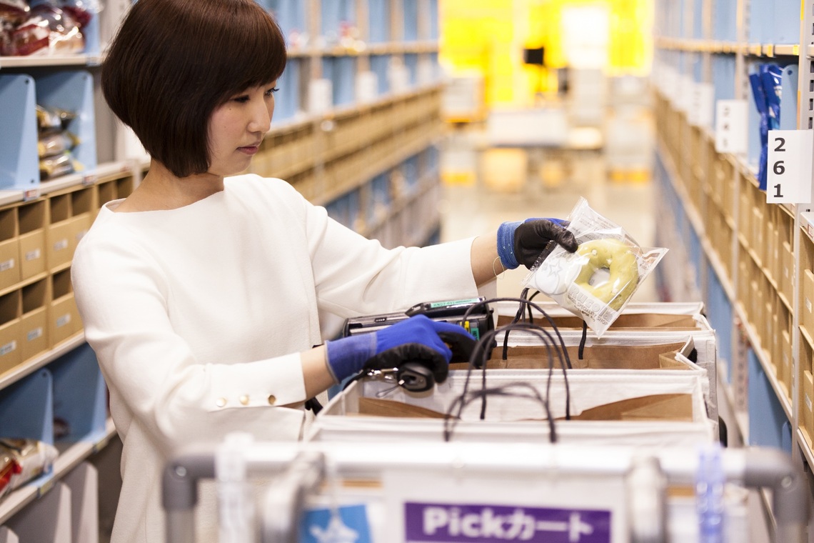 Amazonフレッシュ　倉庫内