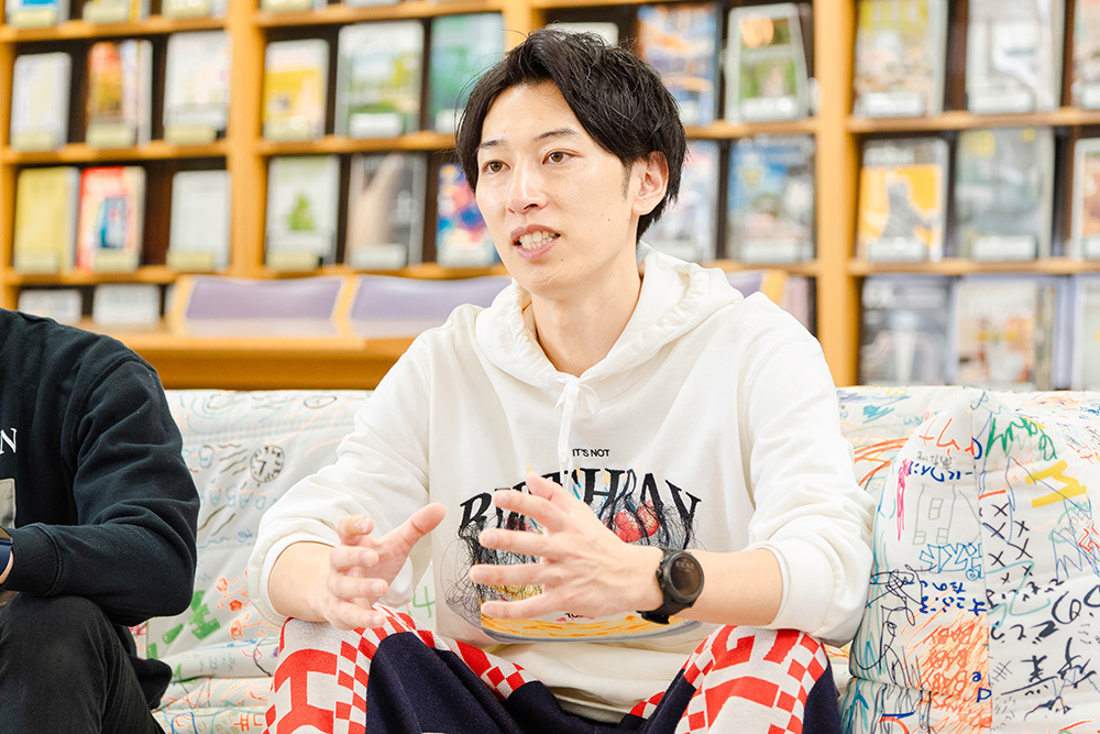 徳岡氏(文化服装学院)