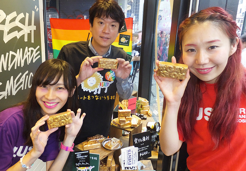 石川大我氏(中央)と渋谷駅前店スタッフ