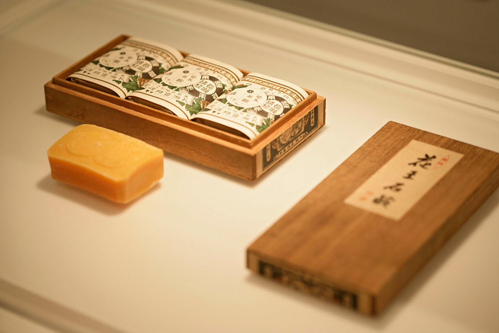 1890年発売 花王石鹸(桐箱入り)(写真提供:花王)