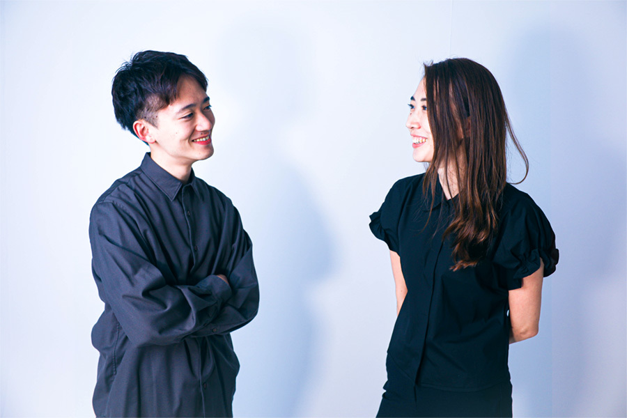 用丸雅也さん(左)と西井美保子さん(右)