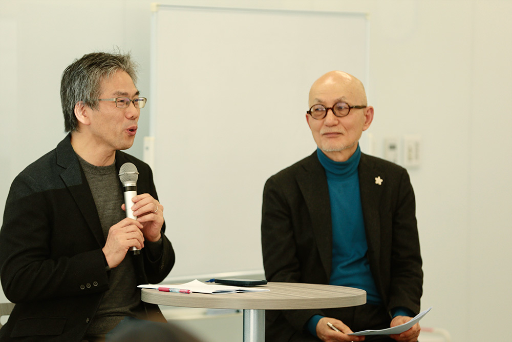ディスカッションを行う実吉氏（左）と白土氏